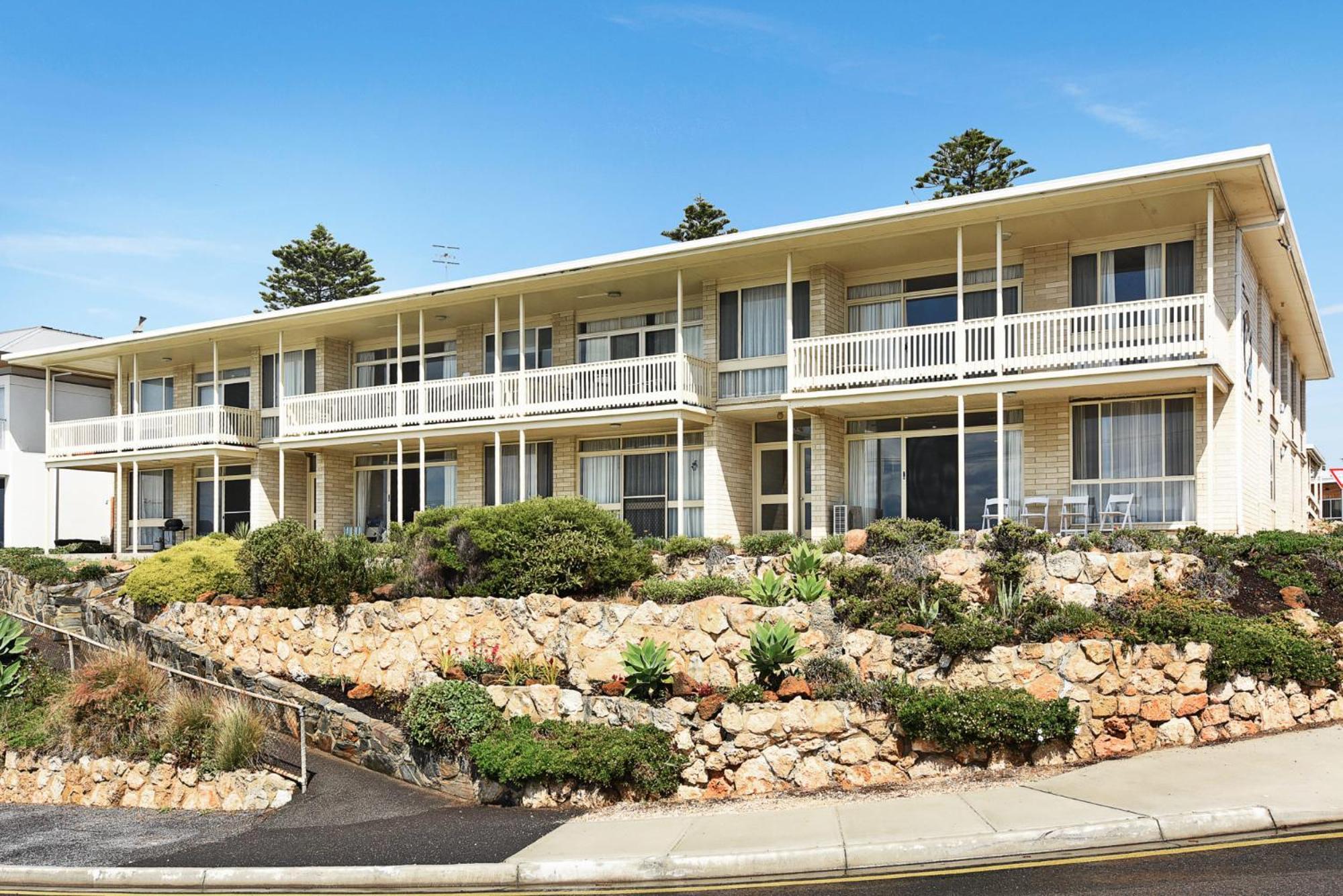 Dolphins Beachfront Apartment No 4 Port Elliot Buitenkant foto