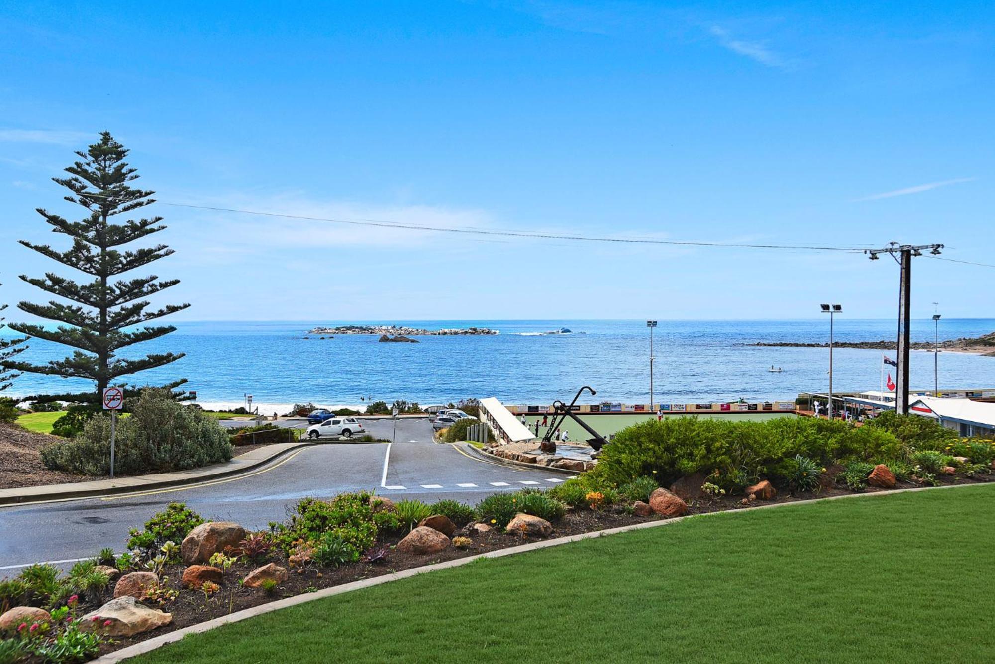 Dolphins Beachfront Apartment No 4 Port Elliot Buitenkant foto