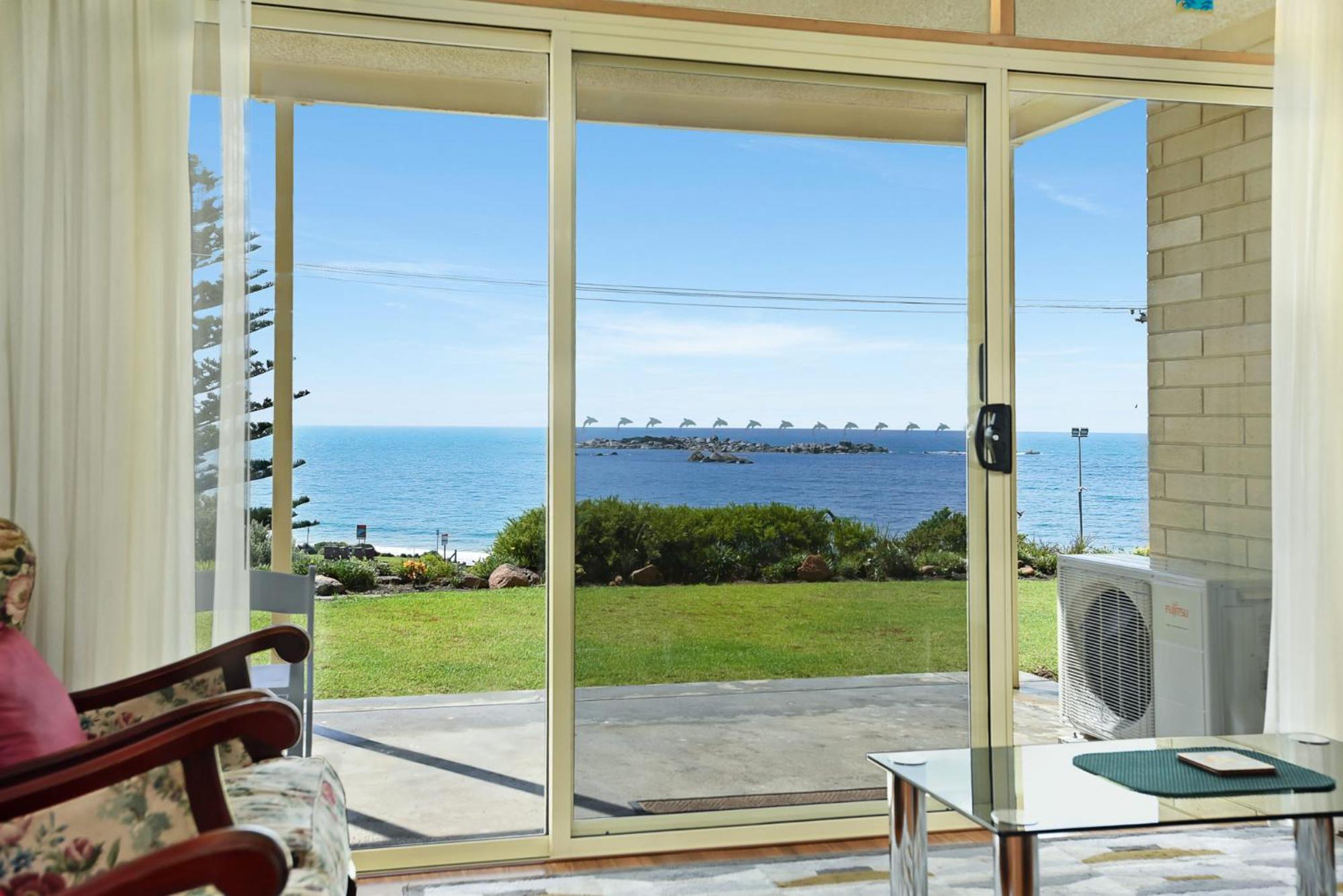 Dolphins Beachfront Apartment No 4 Port Elliot Buitenkant foto